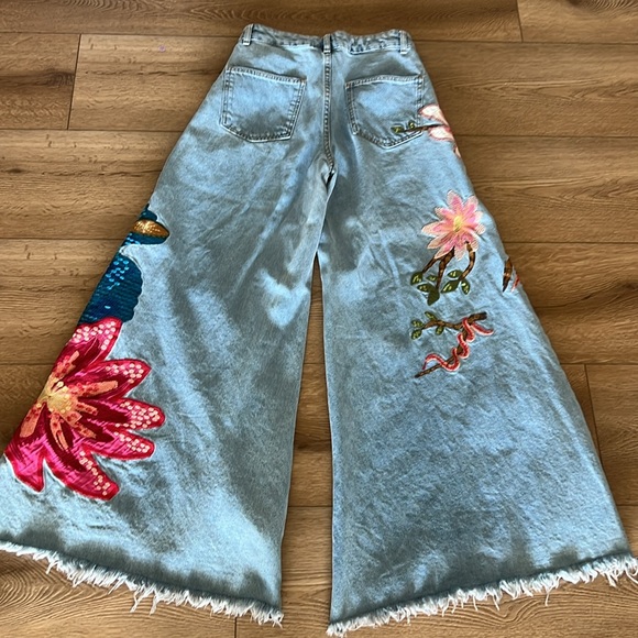 Farm Rio Embroidered Jeans - Picture 8 of 9